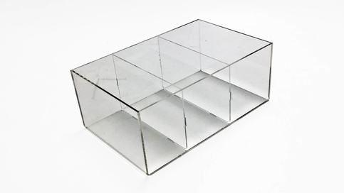 Лоток из оргстекла с разделителями